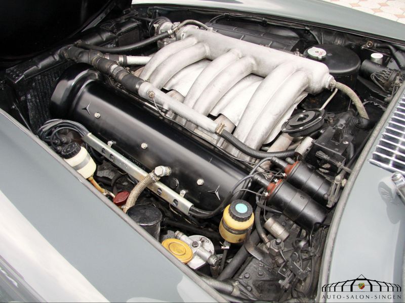 Mercedes-Benz 300 SL Roadster