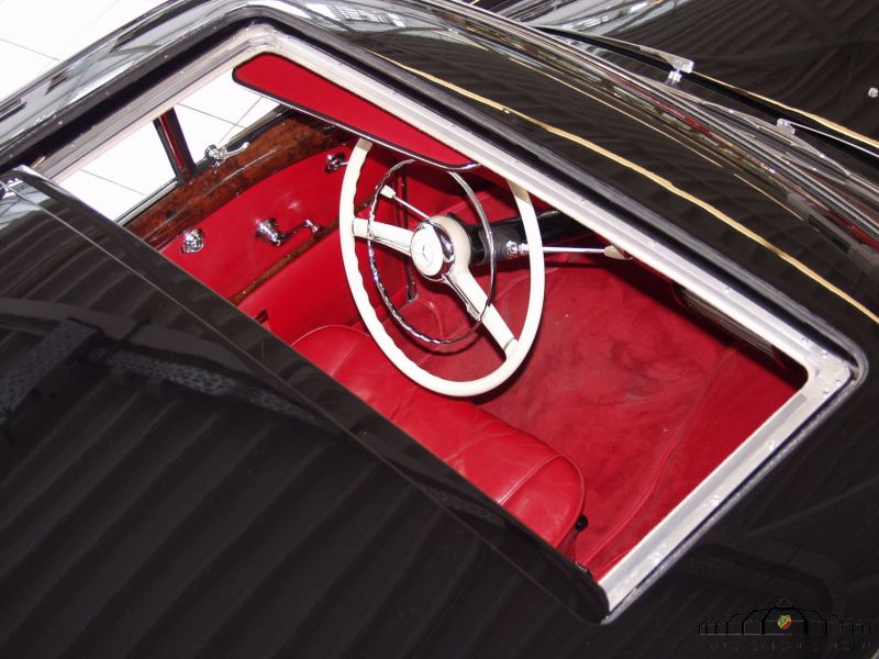 Mercedes-Benz 220 S Ponton Coupe