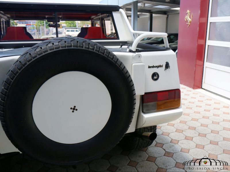 Lamborghini LM 002