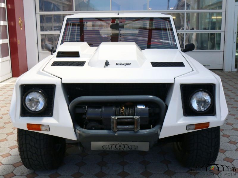 Lamborghini LM 002