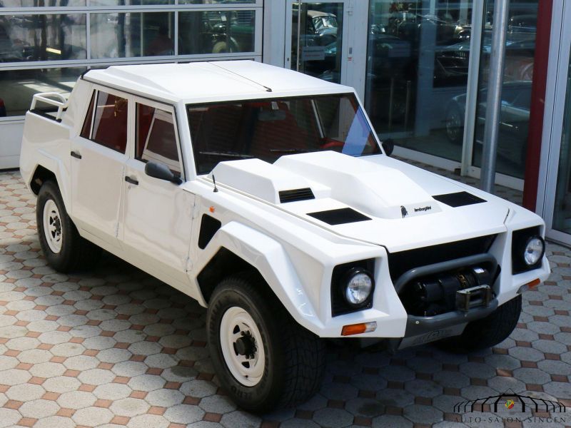 Lamborghini LM 002