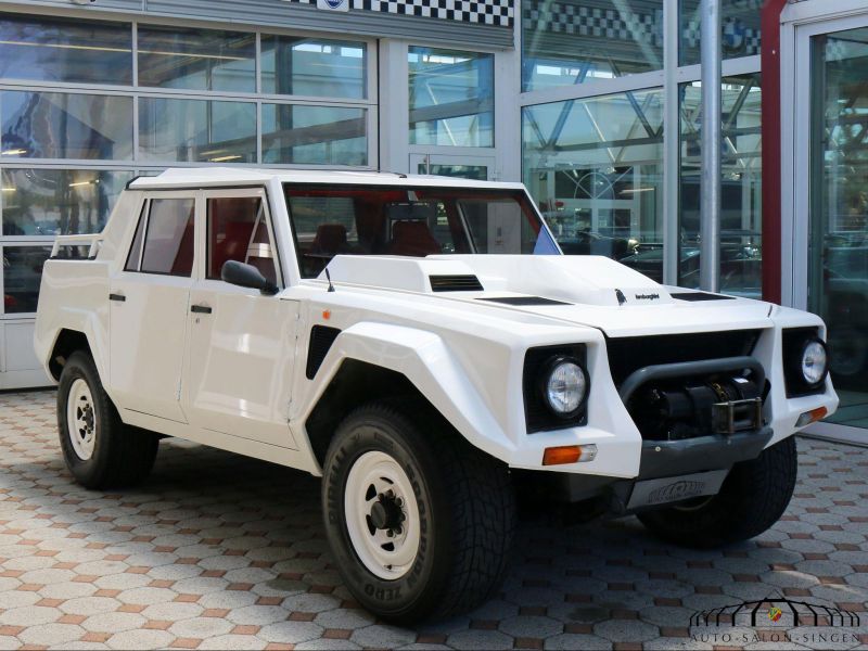 Lamborghini LM 002