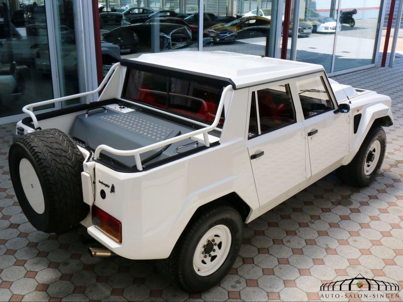 Lamborghini LM 002