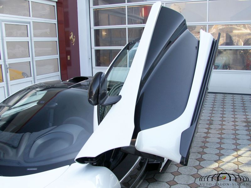 McLaren P1