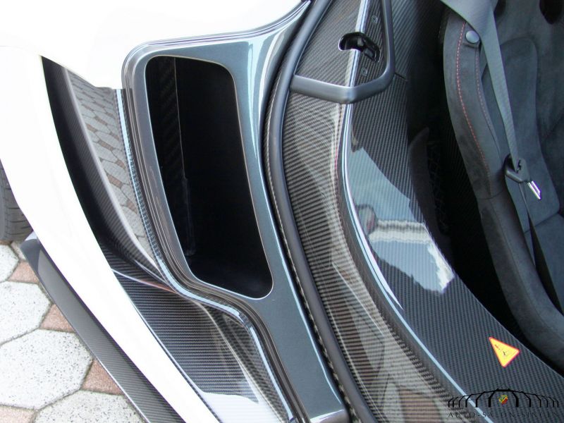 McLaren P1