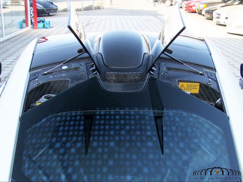 McLaren P1
