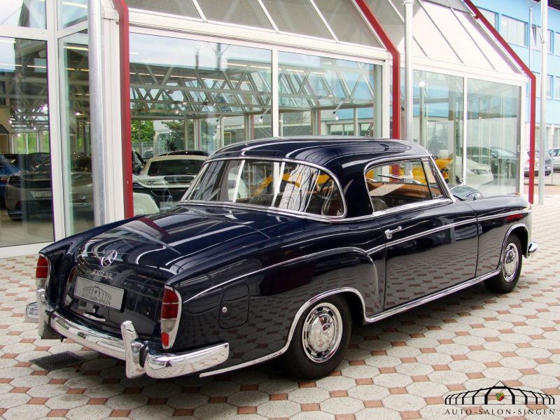 Mercedes-Benz 220 SE Ponton Coupe