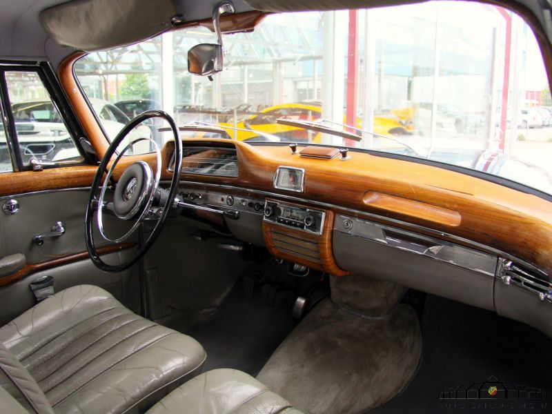 Mercedes-Benz 220 SE Ponton Coupe