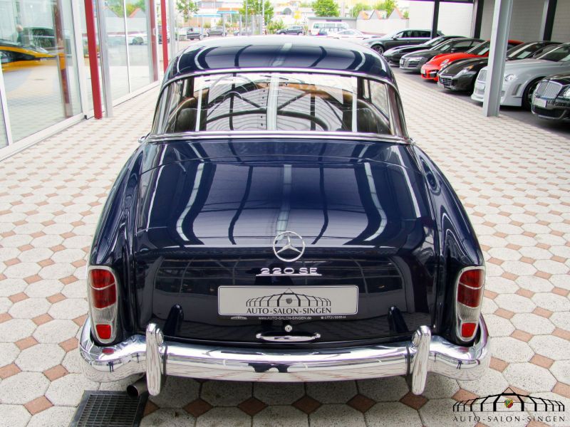 Mercedes-Benz 220 SE Ponton Coupe