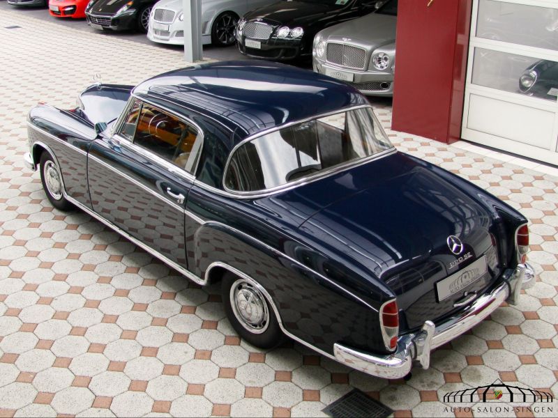 Mercedes-Benz 220 SE Ponton Coupe