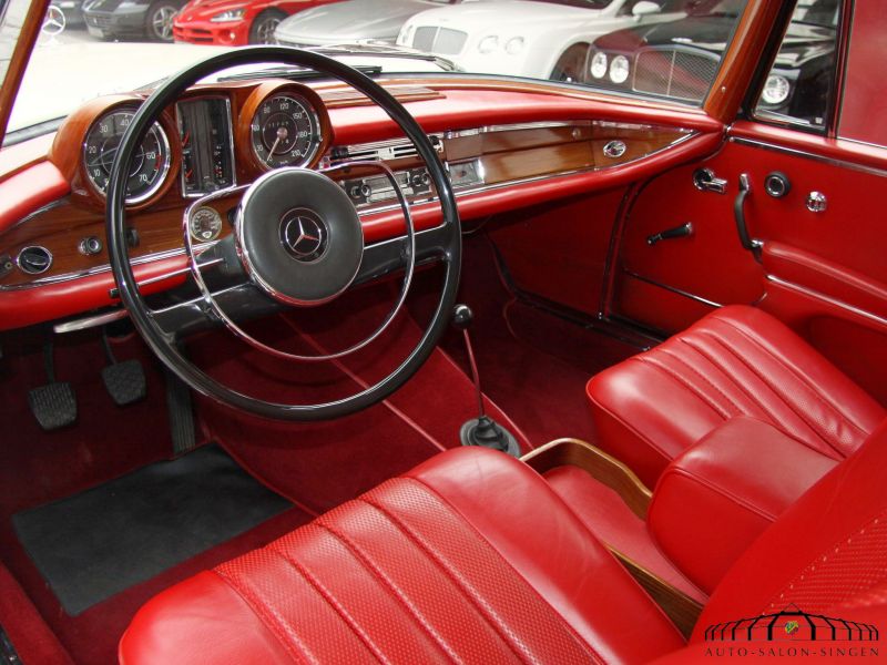 Mercedes-Benz 220 SE b