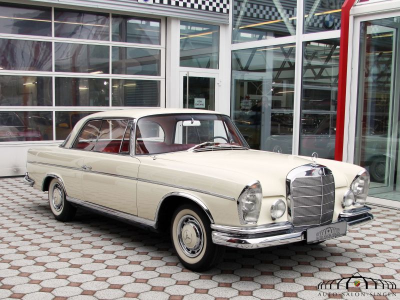 Mercedes-Benz 220 SE b