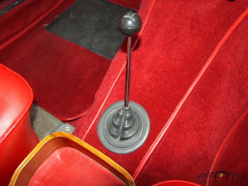 Mercedes-Benz 220 SE b