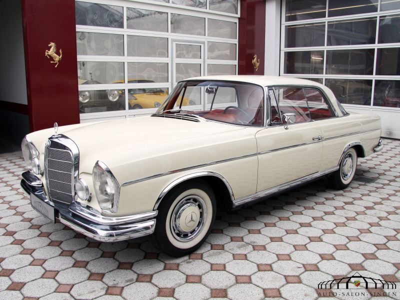 Mercedes-Benz 220 SE b