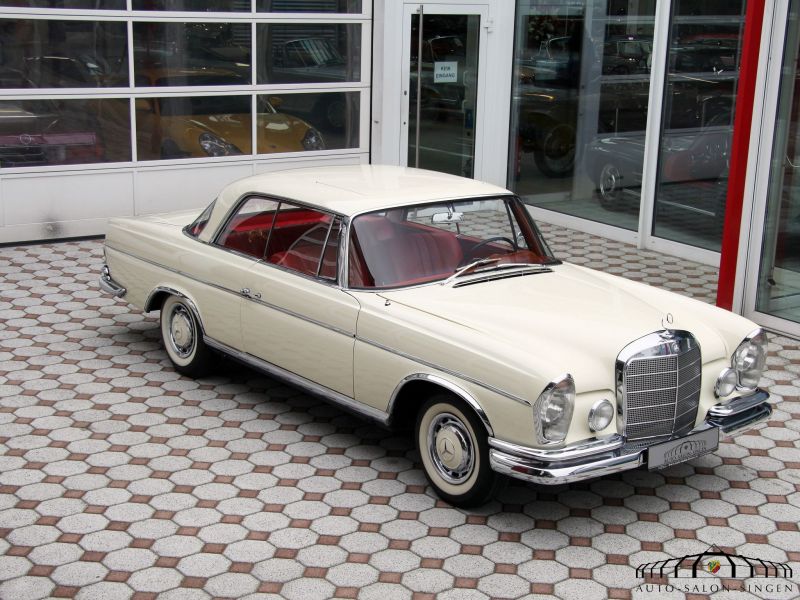 Mercedes-Benz 220 SE b
