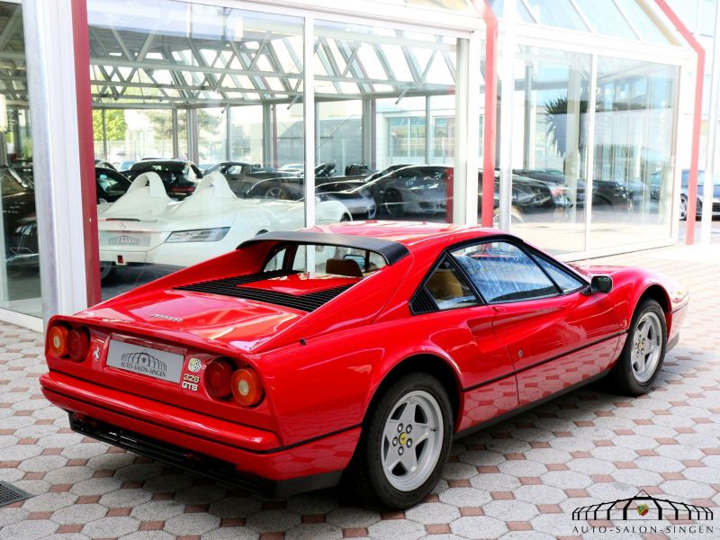 Ferrari 328 GTB