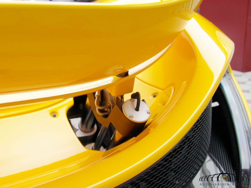 McLaren P1
