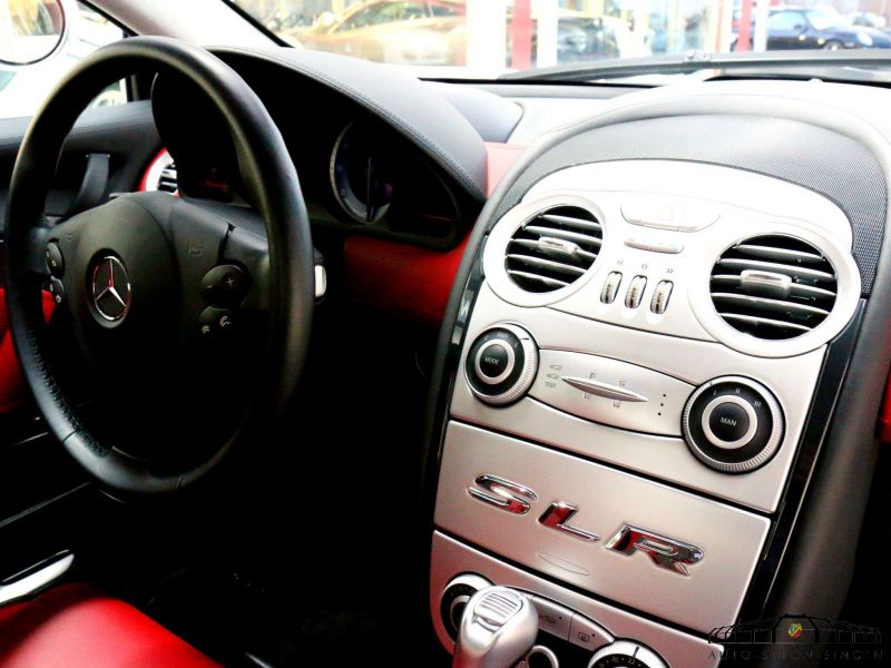 Mercedes-Benz SLR McLaren