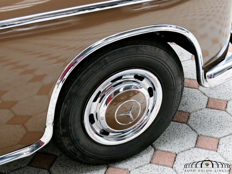 Mercedes-Benz 220 S Ponton Coupe