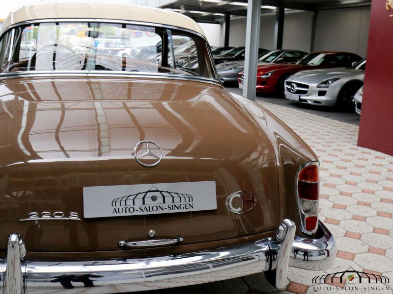 Mercedes-Benz 220 S Ponton Coupe