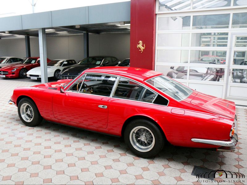 Ferrari 365 GT 2+2