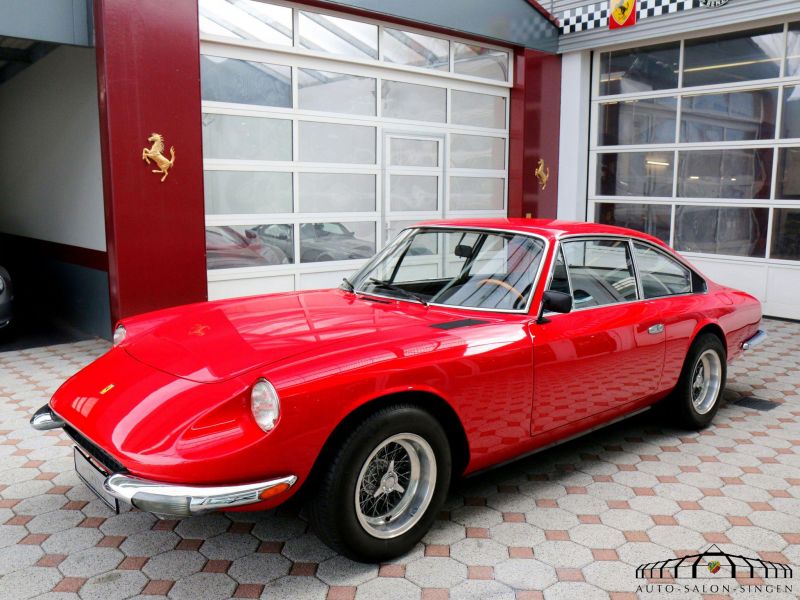 Ferrari 365 GT 2+2