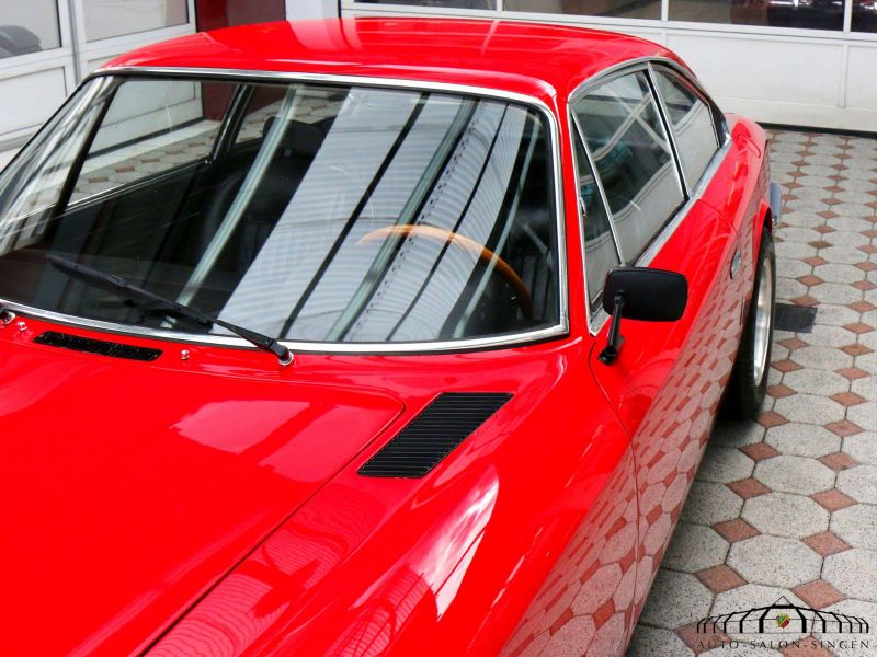 Ferrari 365 GT 2+2