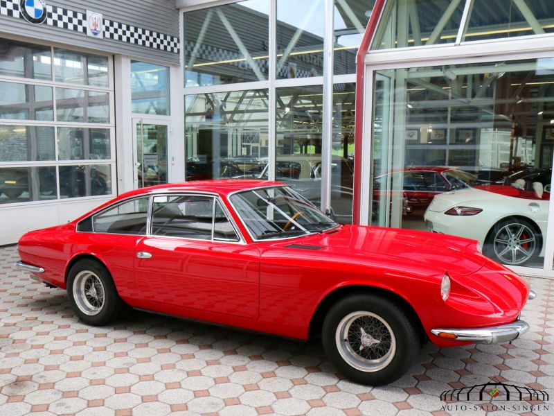 Ferrari 365 GT 2+2