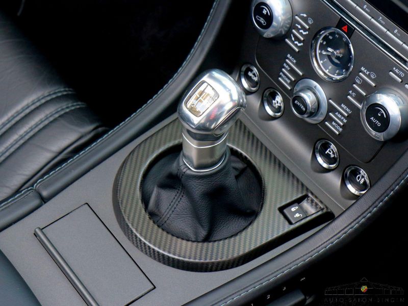 Aston Martin V12 Vantage Roadster  