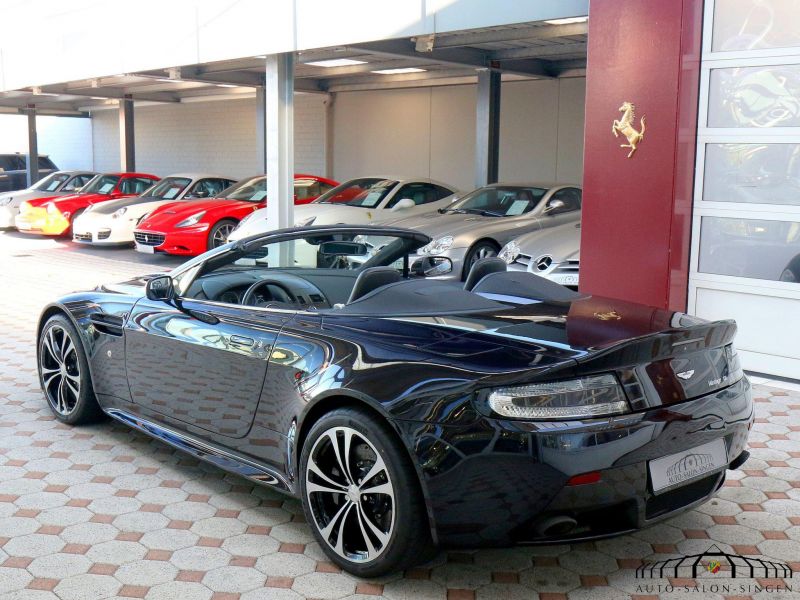 Aston Martin V12 Vantage Roadster  
