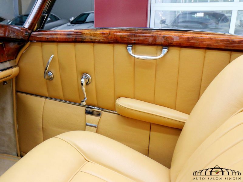 Mercedes-Benz 300 S Roadster 