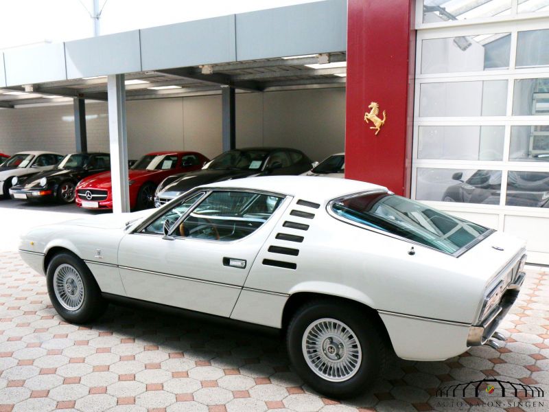Alfa Romeo Montreal