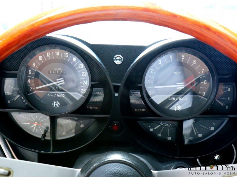 Alfa Romeo Montreal