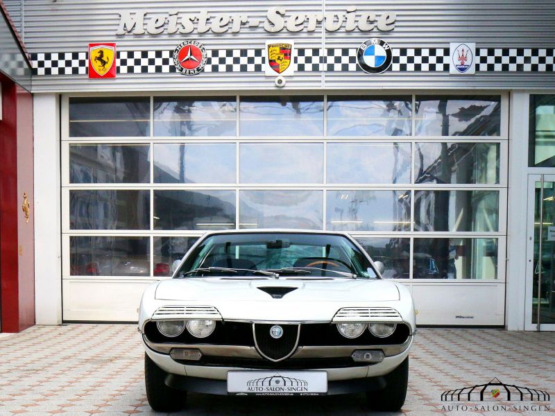 Alfa Romeo Montreal