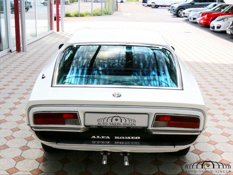 Alfa Romeo Montreal