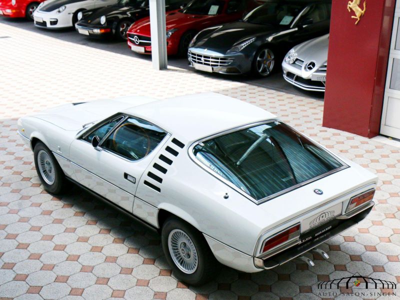 Alfa Romeo Montreal