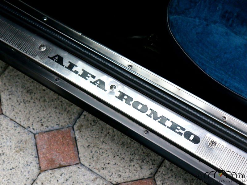 Alfa Romeo Montreal