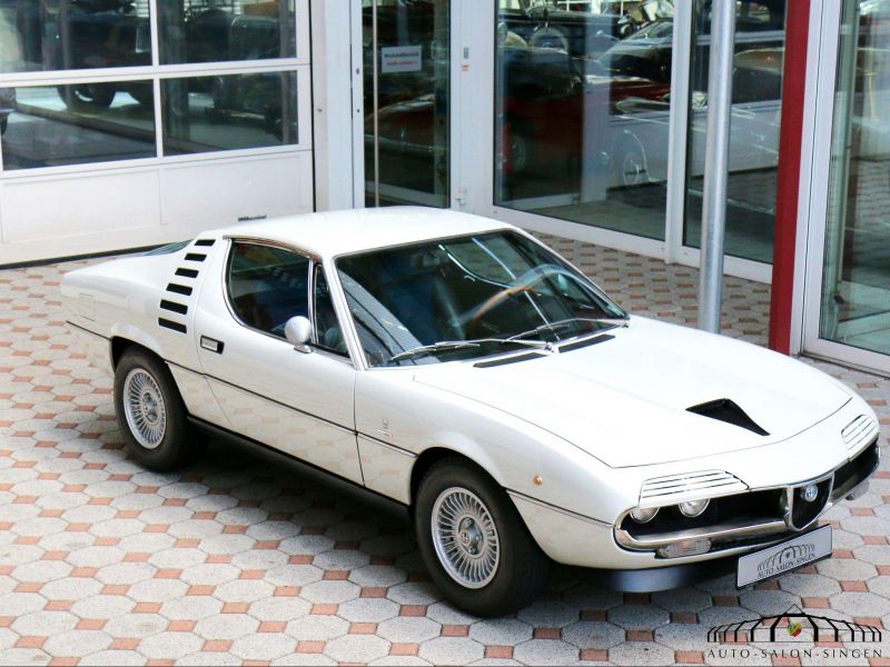 Alfa Romeo Montreal