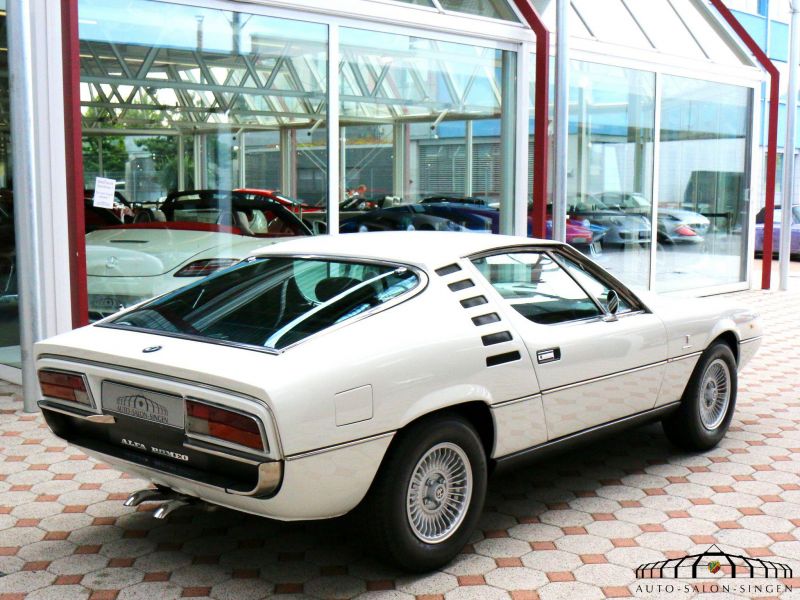 Alfa Romeo Montreal