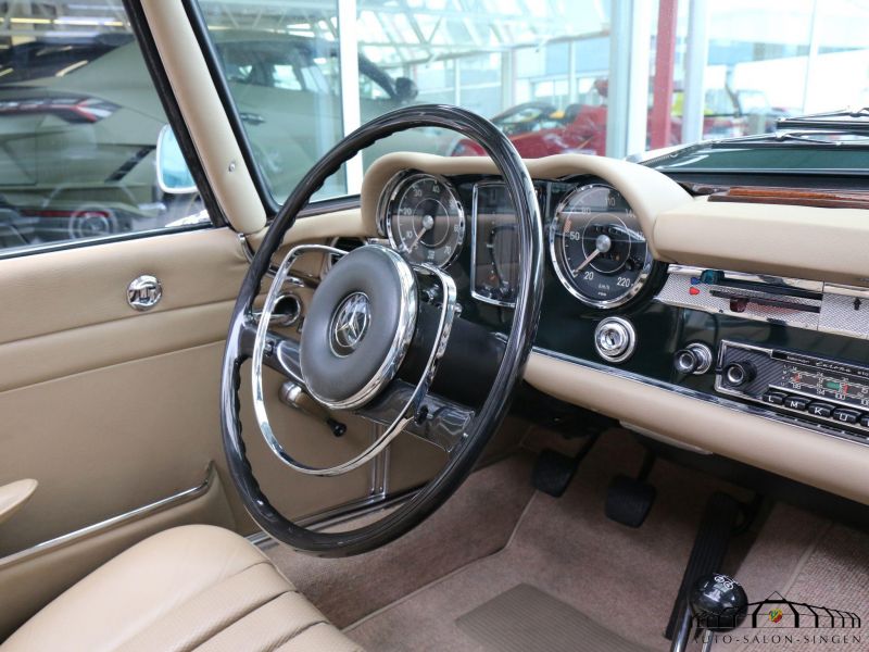 Mercedes-Benz 230 SL Pagode  