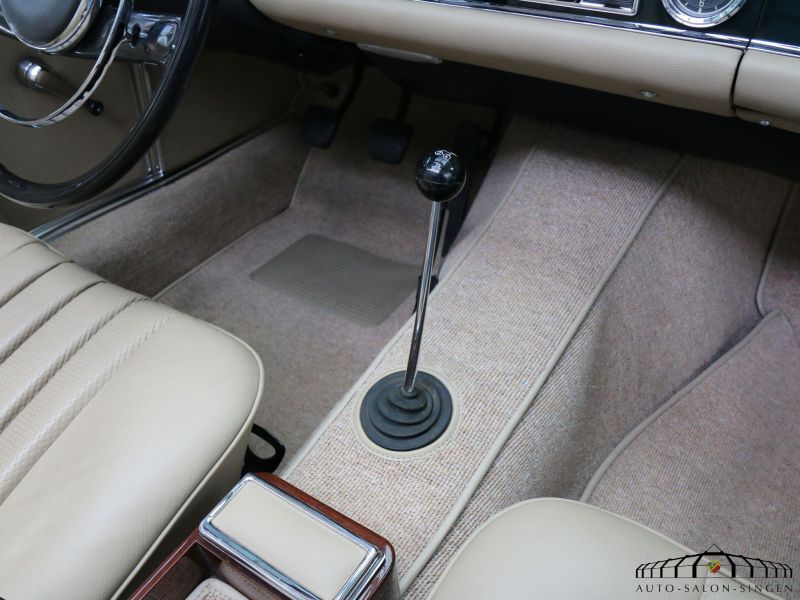 Mercedes-Benz 230 SL Pagode  