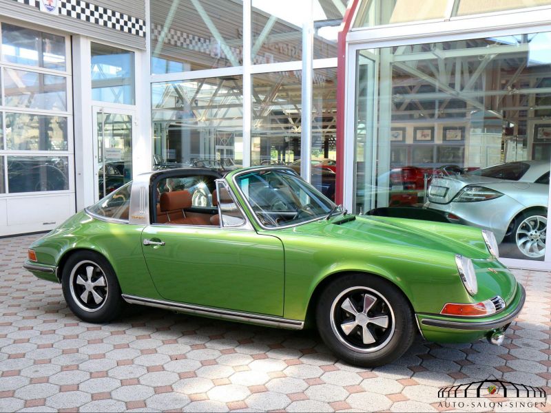 Porsche 911 E Targa 2.2