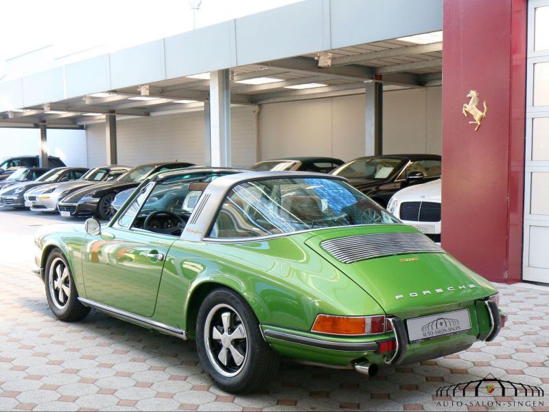 Porsche 911 E Targa 2.2