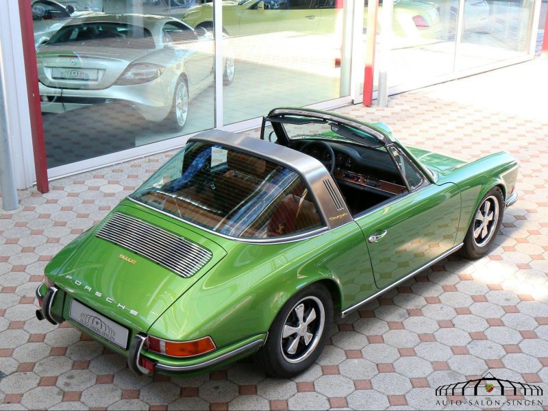 Porsche 911 E Targa 2.2