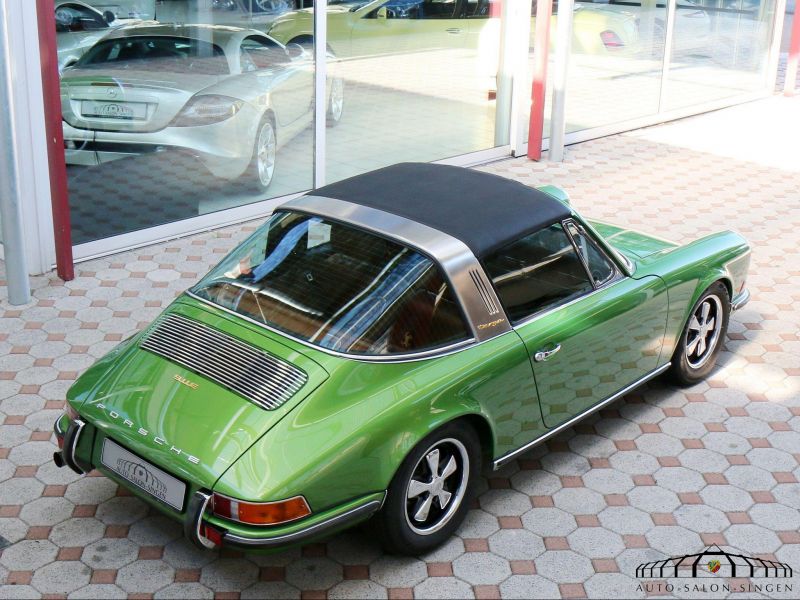 Porsche 911 E Targa 2.2