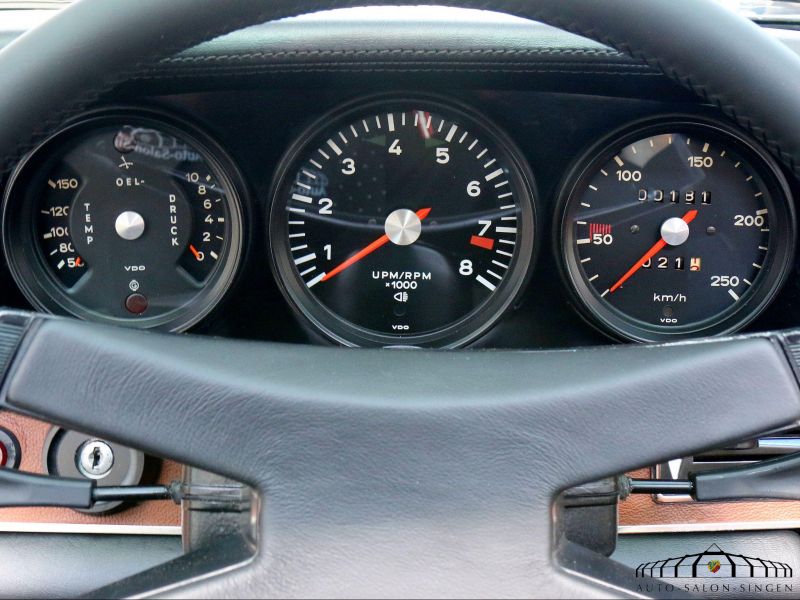 Porsche 911 E Targa 2.2
