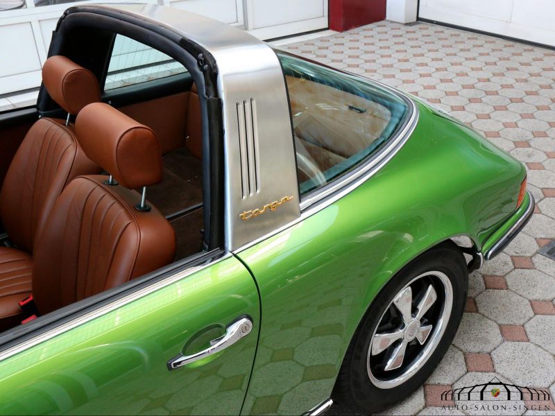 Porsche 911 E Targa 2.2