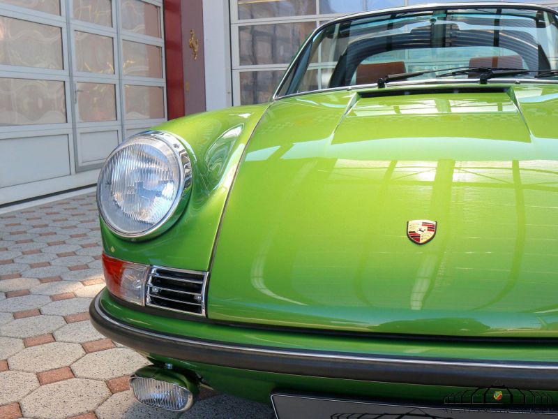 Porsche 911 E Targa 2.2