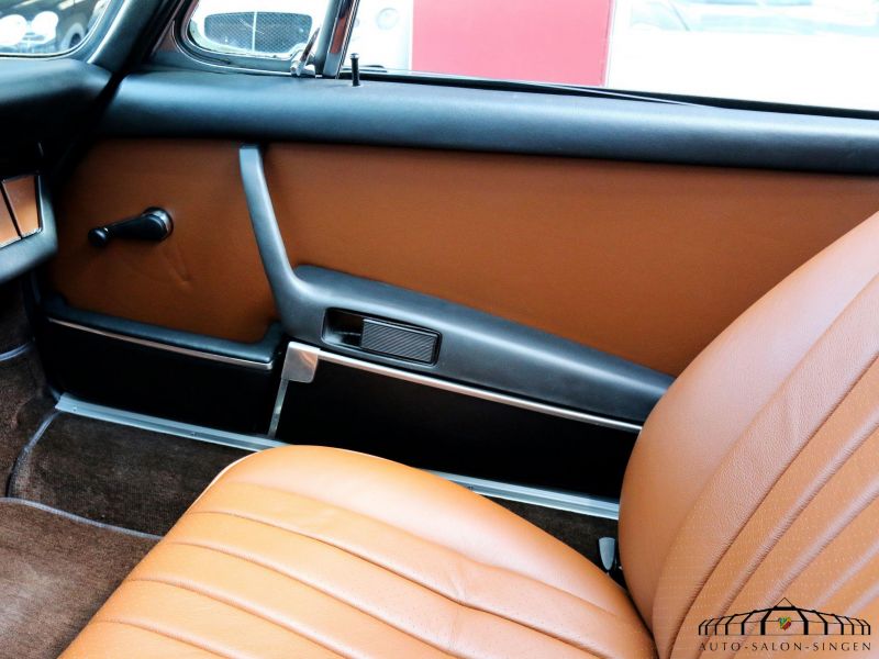 Porsche 911 E Targa 2.2