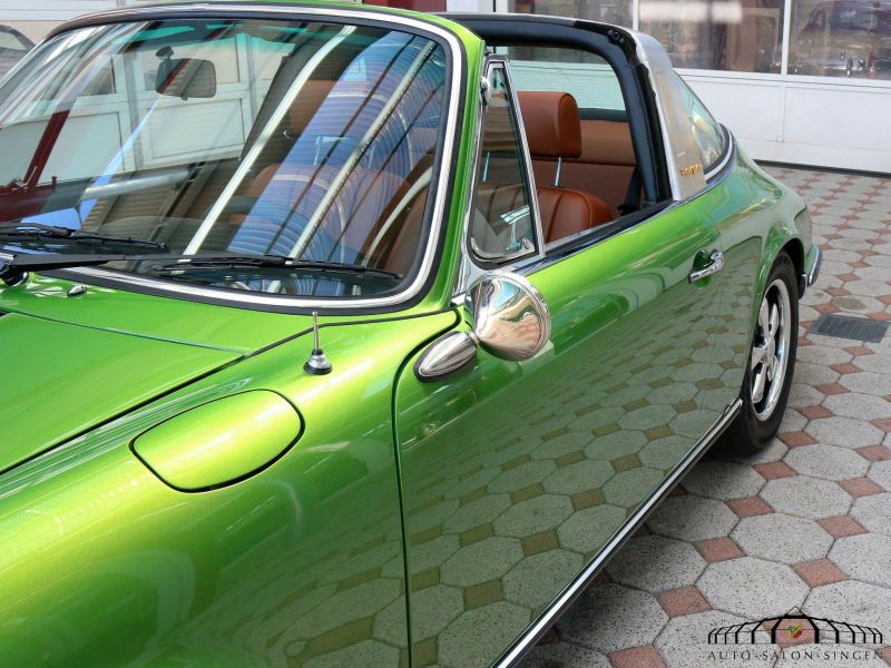 Porsche 911 E Targa 2.2